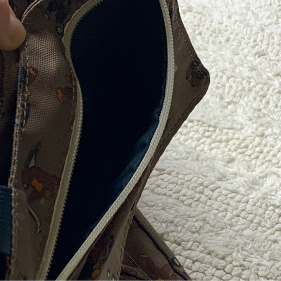 Kavu Sasquatch Bigfoot For Keeps Crossbody Purse Bag - Picture 6 of 12